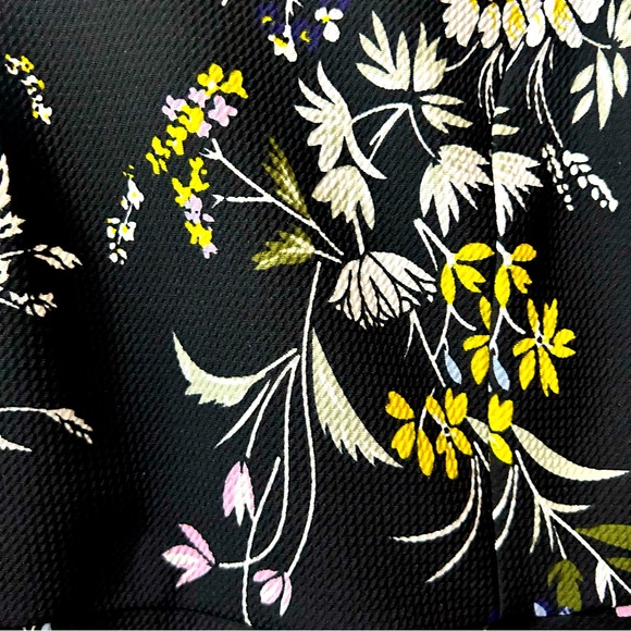 LE CHÂTEAU floral dress with pockets - Picture 3 of 4